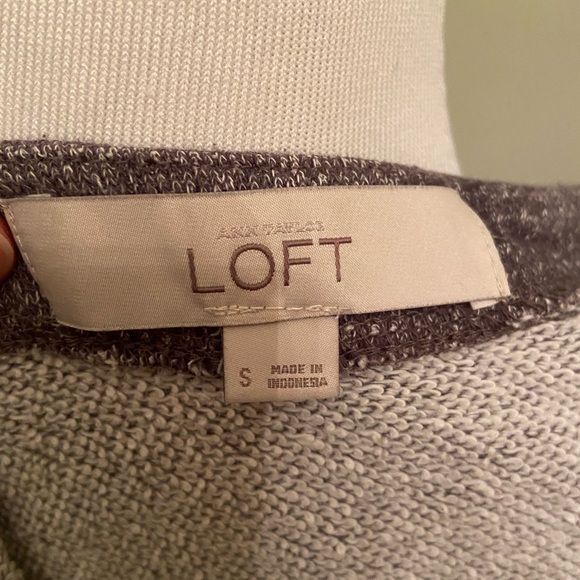 LOFT grey long sleeve top - Picture 5 of 6
